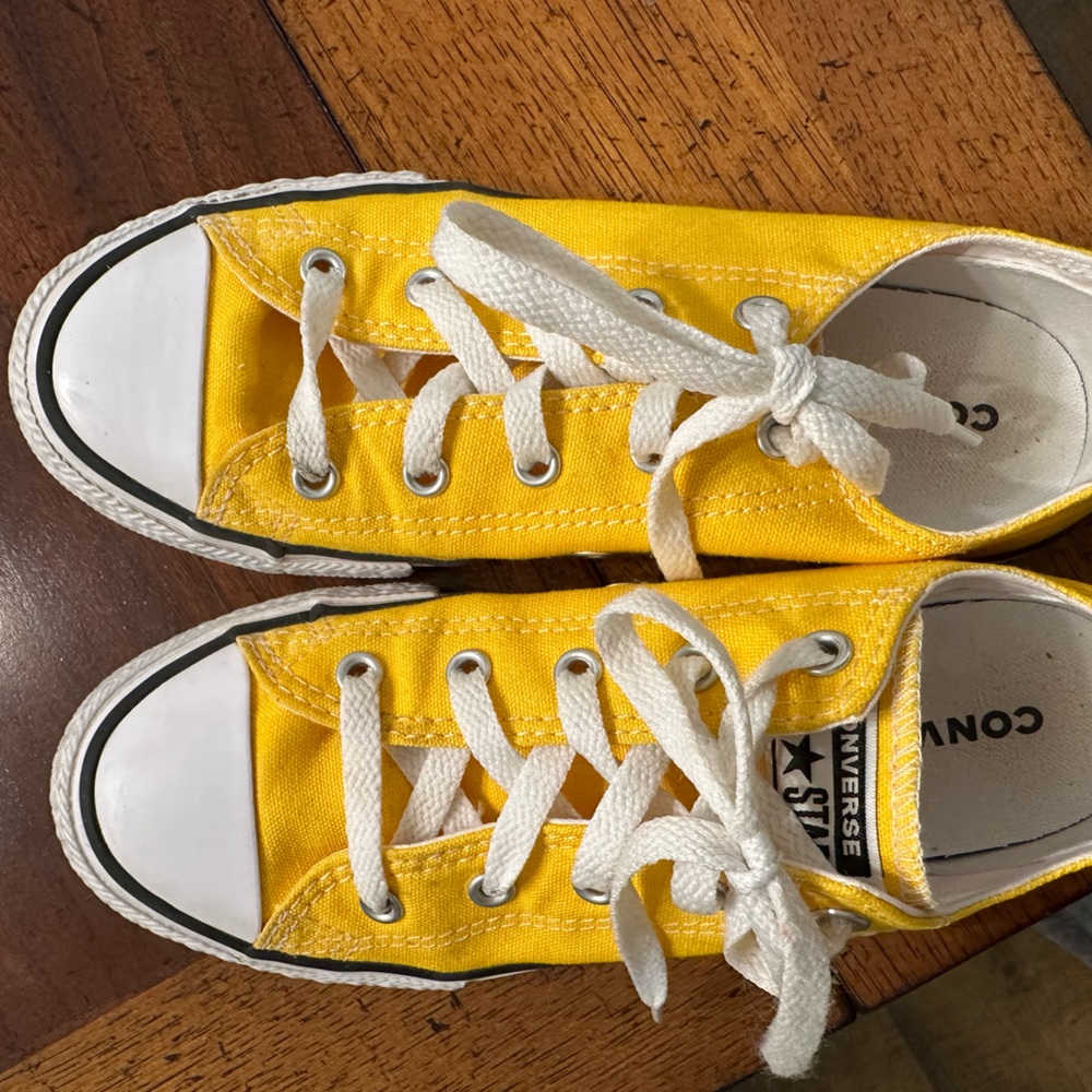 Size 3, yellow, kid’s converse